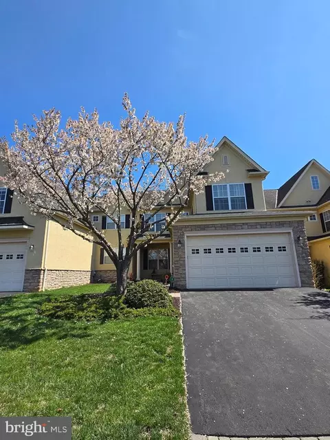 562 Farmdale Cir, Blue Bell, PA 19422