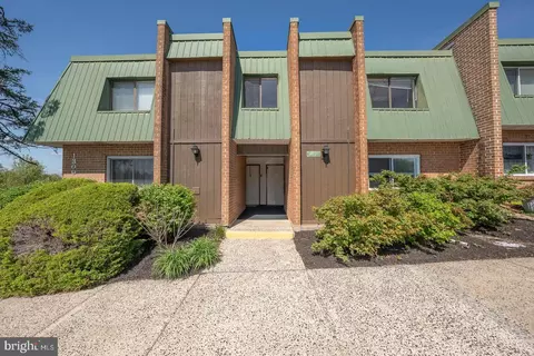 1310 Meadowview Ln #1310, Mont Clare, PA 19453