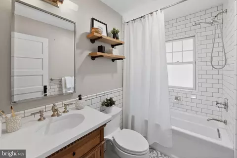 Bath - 522 Dudley Ave, Narberth, PA 19072 photo 2 of 2
