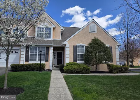 84 Wheatsheaf Ln, Norristown, PA 19403
