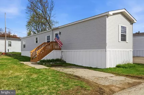 77 Ivy Cir, Norristown, PA 19403