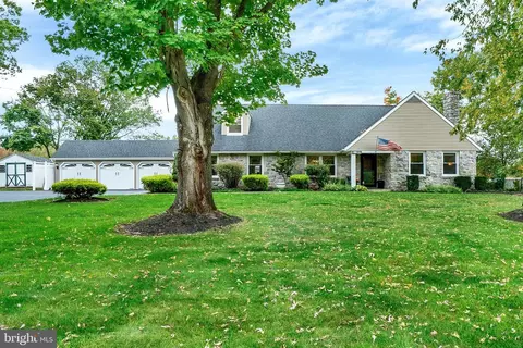 1276 Stump Hall Rd, Collegeville, PA 19426
