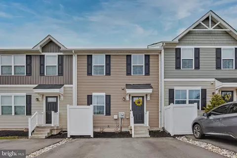 3 Castle Dr, Gilbertsville, PA 19525