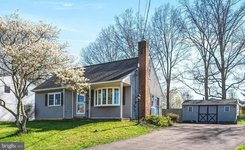 36 Indian Valley Ln, Telford, PA 18969