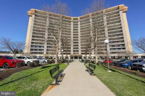 20724 Valley Forge Cir #724, King Of Prussia, PA 19406
