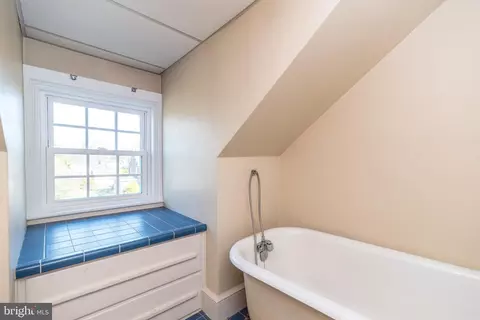 318 Rosedale Dr, Pottstown, PA 19464