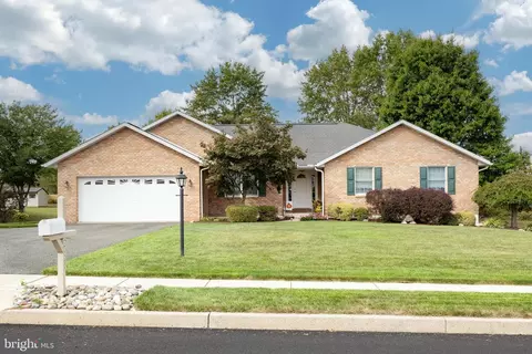 2951 Burton Dr, Gilbertsville, PA 19525