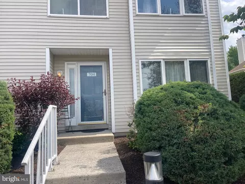 704 Karens Ct #704, North Wales, PA 19454