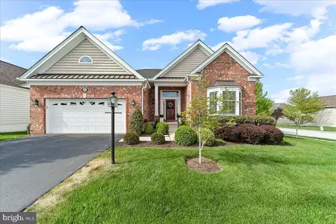818 Woods End Ct, Collegeville, PA 19426