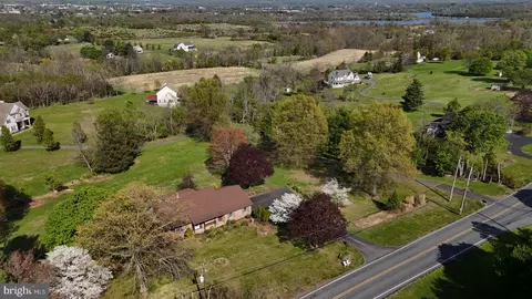 2735 Kutztown Rd, Pennsburg, PA 18073