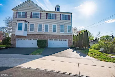 2500 Terrace Dr, East Norriton, PA 19401