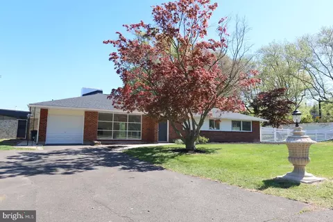 700 Fraser Rd, Glenside, PA 19038