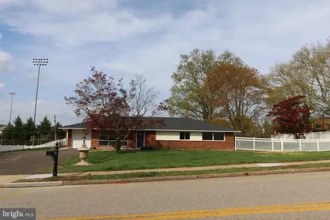 700 Fraser Rd, Glenside, PA 19038