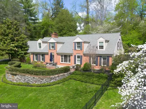 415 Dove Lake Rd, Gladwyne, PA 19035