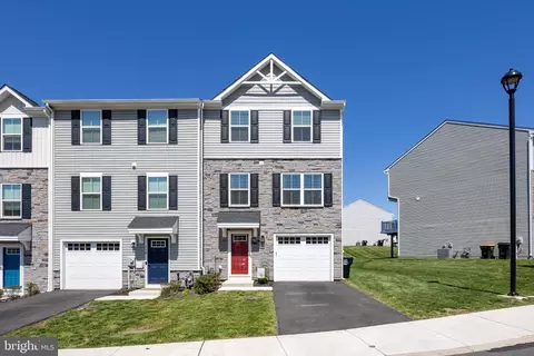128 Van Fleet Cir, Pottstown, PA 19464