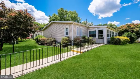 742 Dogwood Dr, North Wales, PA 19454