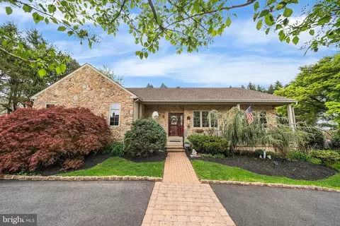 1416 Harry St, Conshohocken, PA 19428