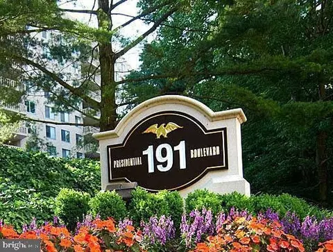 191 Presidential Blvd #R-403, Bala Cynwyd, PA 19004