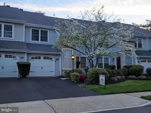 373 Carmen Dr Apt, Collegeville, PA 19426