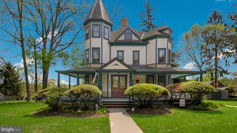 130 Woodland Rd, Wyncote, PA 19095