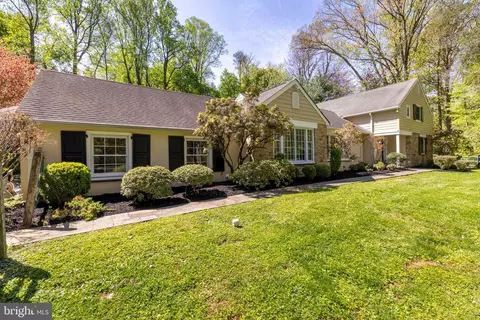 904 Andorra Rd, Lafayette Hill, PA 19444