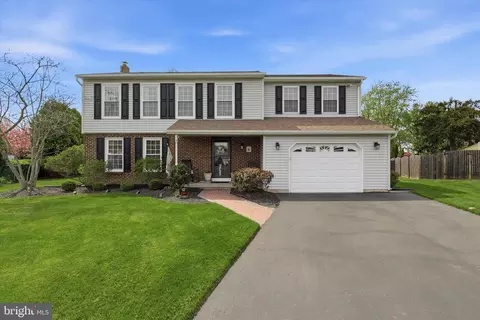12 Sterling Dr, Horsham, PA 19044