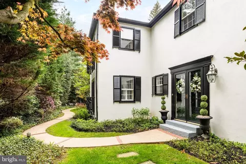 1425 County Line Rd, Bryn Mawr, PA 19010
