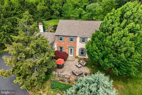 149 Farmhouse Dr, Audubon, PA 19403