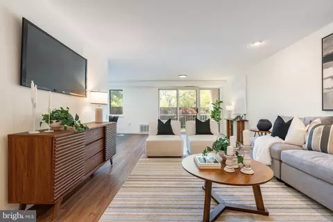 1640 Oakwood Dr #W103, Penn Valley, PA 19072