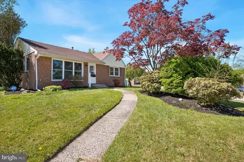 1 Valleyview Cir, Norristown, PA 19401