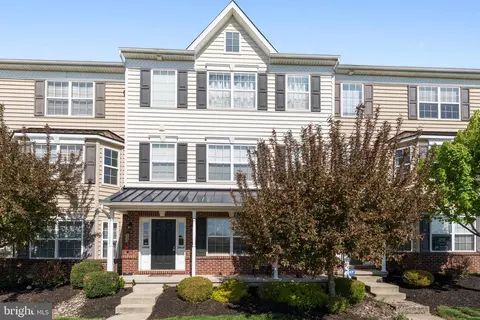2058 Berkeley Dr #M45, Pennsburg, PA 18073