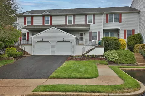 502 Stratford Ct Apt, Lansdale, PA 19446