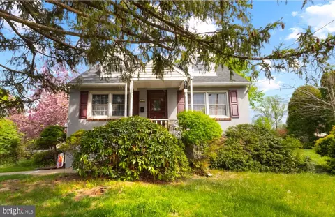 795 N Hills Ave, Glenside, PA 19038