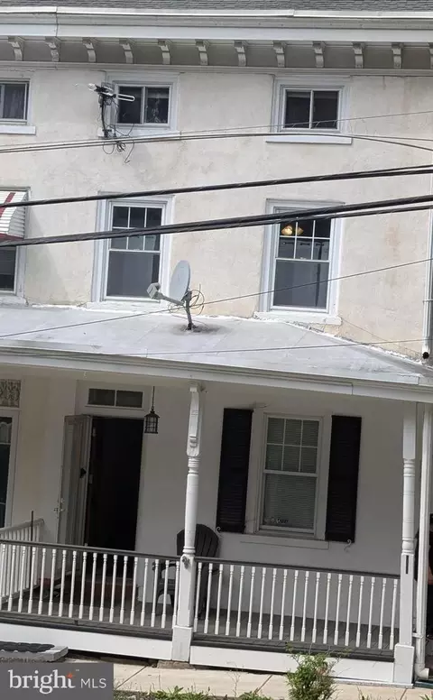 238 Barren Hill Rd, Conshohocken, PA 19428