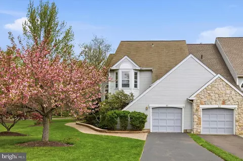 61 Harlow Cir, Gwynedd, PA 19002