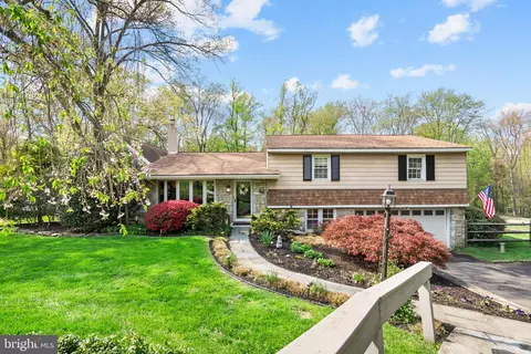 139 Greenwood Dr, Willow Grove, PA 19090