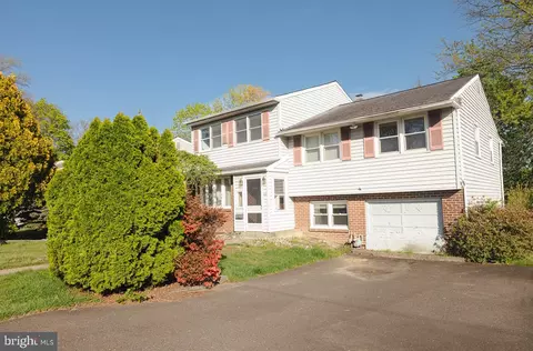 530 Inman Ter, Willow Grove, PA 19090