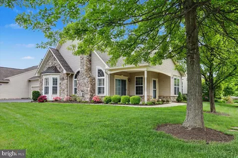 330 Pebble Beach Dr, Linfield, PA 19468