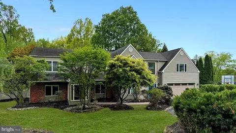 1 Pear Tree Ln, Lafayette Hill, PA 19444