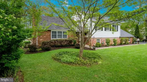 405 Toland Dr, Fort Washington, PA 19034