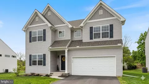 1083 Smyth Ln, Pennsburg, PA 18073