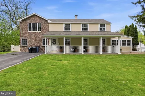 2197 Lantern Ln, Lafayette Hill, PA 19444