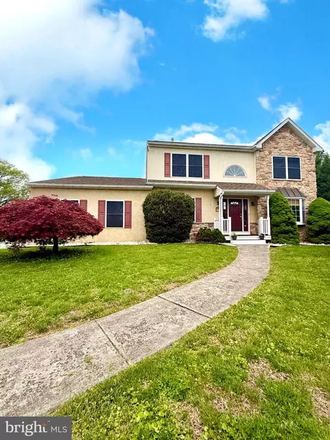 358 Peachtree Dr Apt, Jenkintown, PA 19046