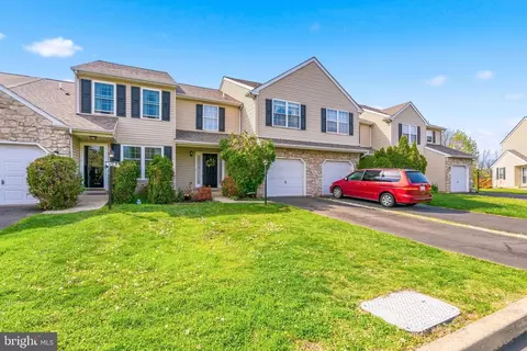 1437 Hillcrest Ct, Lansdale, PA 19446