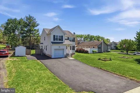 296 Alderfer Rd, Harleysville, PA 19438