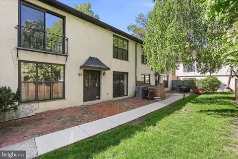 101 Montgomery Ave #B-2, Bala Cynwyd, PA 19004