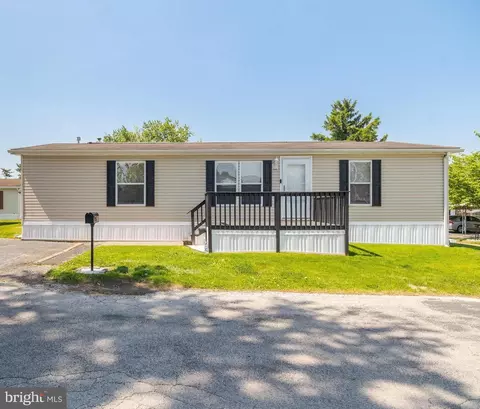120 Bratton Dr, Norristown, PA 19403