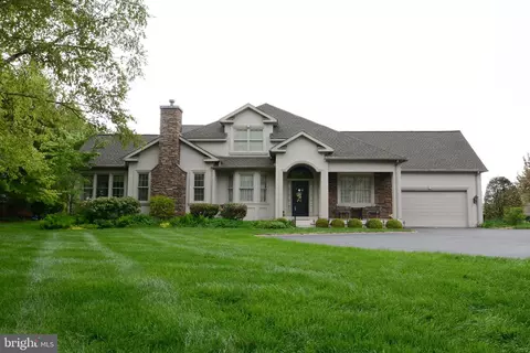 271 Country Club Dr, Telford, PA 18969