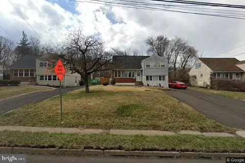 635 W County Line Rd, Hatboro, PA 19040