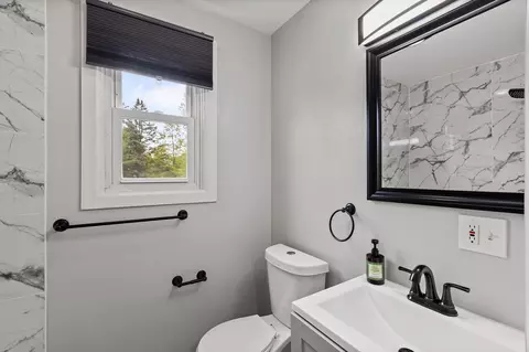 Bath - 55 E Mount Kirk Ave, Eagleville, PA 19403 photo 2 of 5